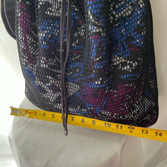 Fabletics The Bucket Bag - Picture 6 of 10